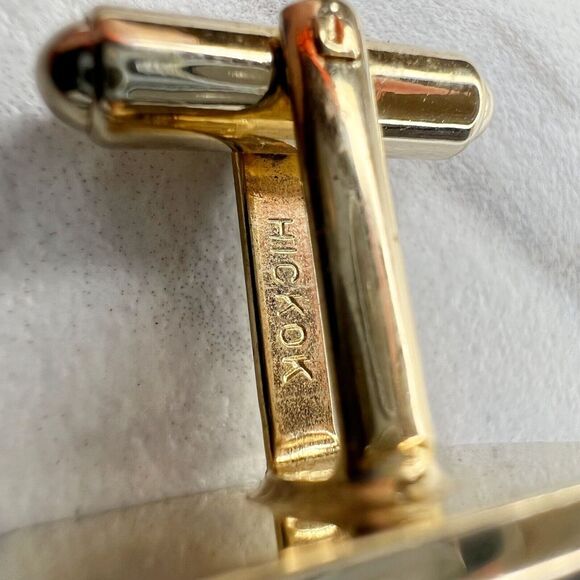 Hickok USA Vintage Gold Tone Pyramid Cufflinks - Picture 4 of 6